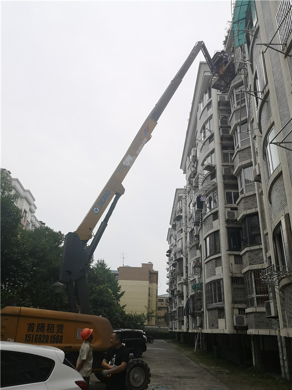 連云港高空平臺(tái)作業(yè)車